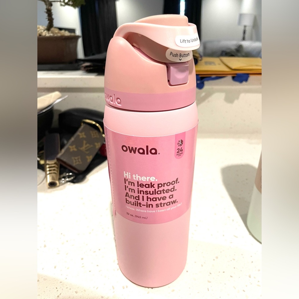 BRAND NEW OWALA FreeSip Stainless Steel 24oz Water Bottle Stainless Steel